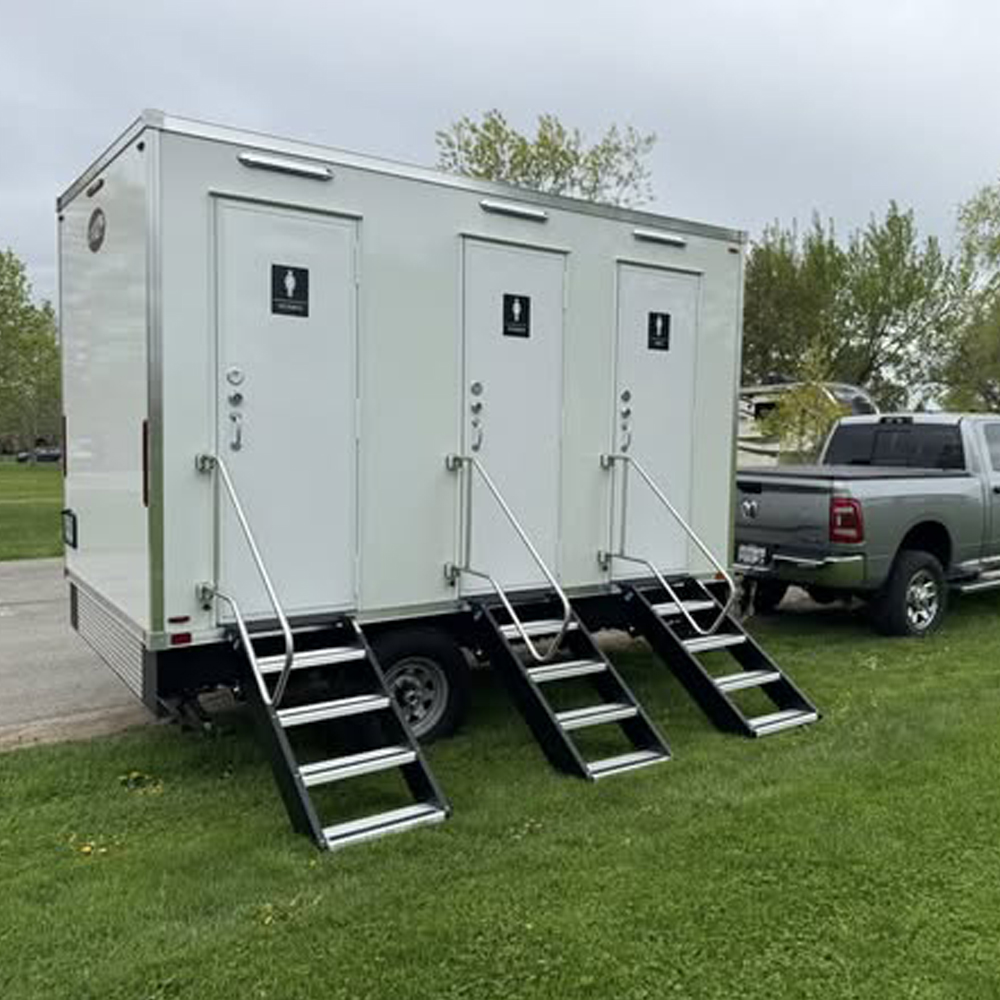 Mobile Toilet Trailer Luxury 3 - Outdoor Camping Rentals 评论和价格